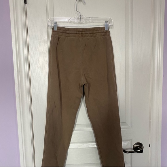 Aritzia TNA Cozyaf Boyfriend Sweatpants - Picture 3 of 4